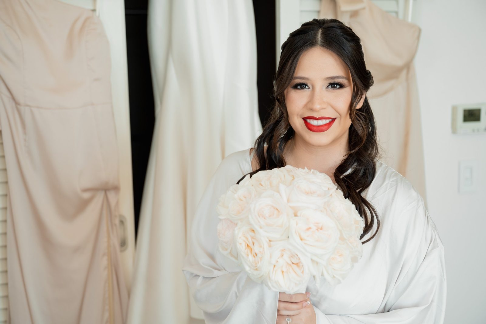 Tiffany with her bouquet, black and white portrait